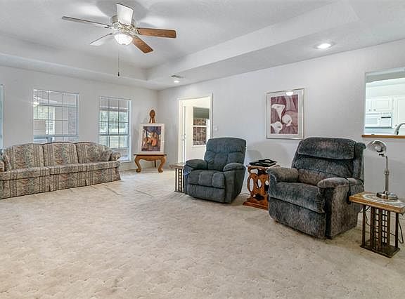 5th image of 2107 Meadows Cir