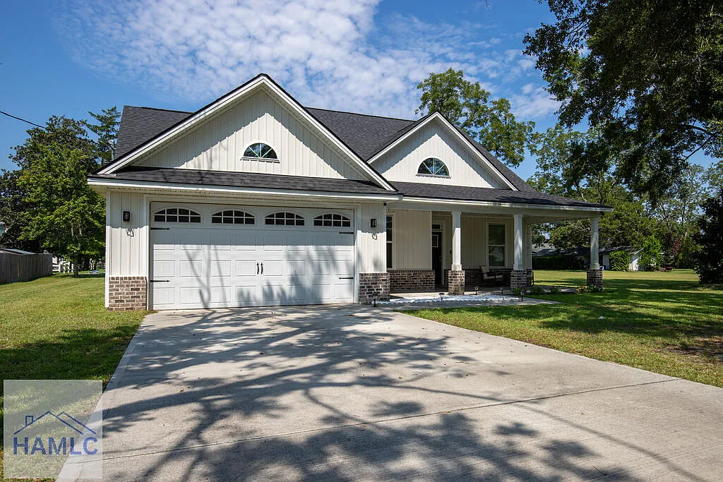 4 bed, 2.5 bath, 2000 sqft, $2,100 — Photo 3