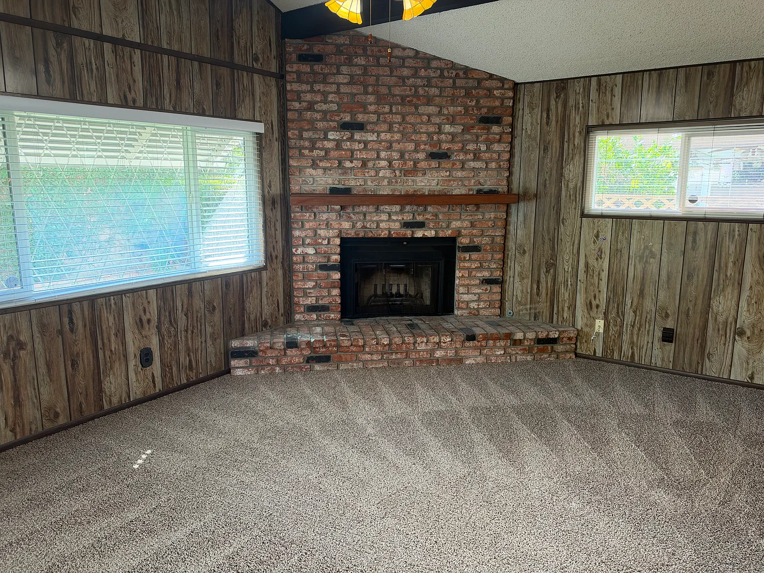 3 bed, 1382 sqft, $3,595 — Photo 3