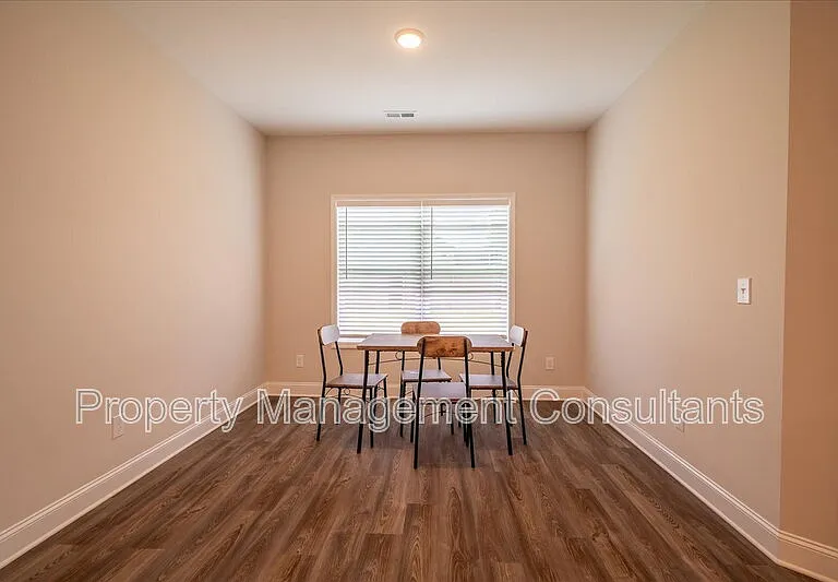 330 Creek Grove Ave — Photo 17