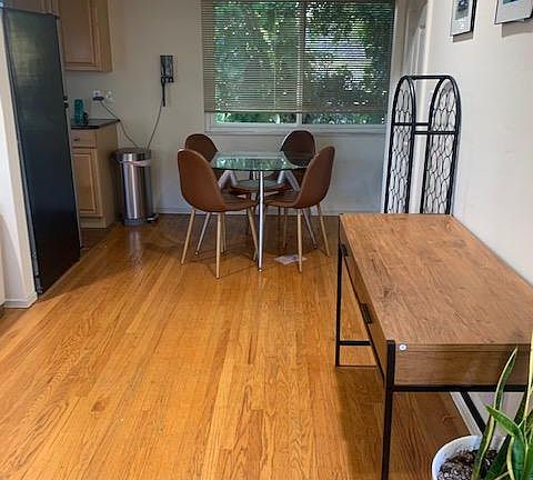2nd image of 1294 Hoover St #2