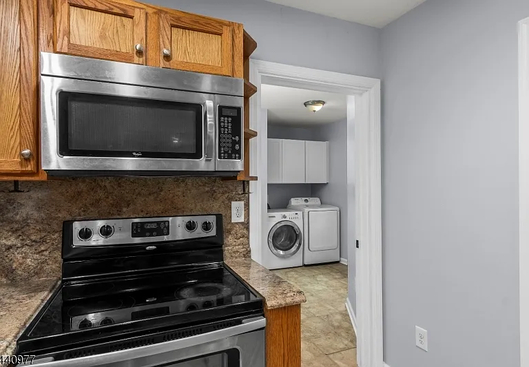 4 Gordon Ln — Photo 10
