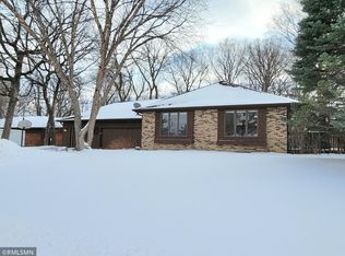 460 Oak Hill Rd, Chaska, MN 55318