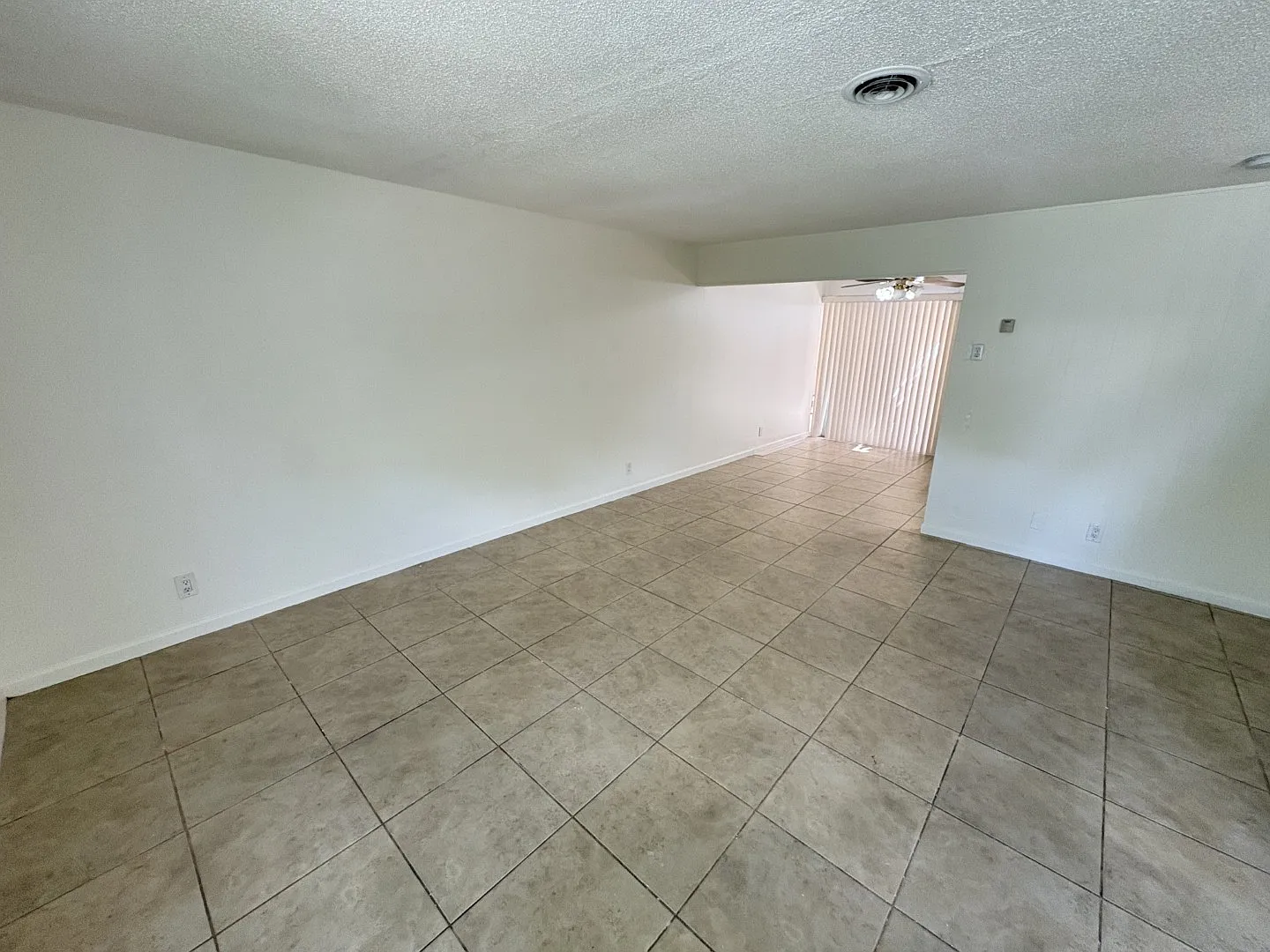2 bed, 1.5 bath, 850 sqft, $2,345 — Photo 4