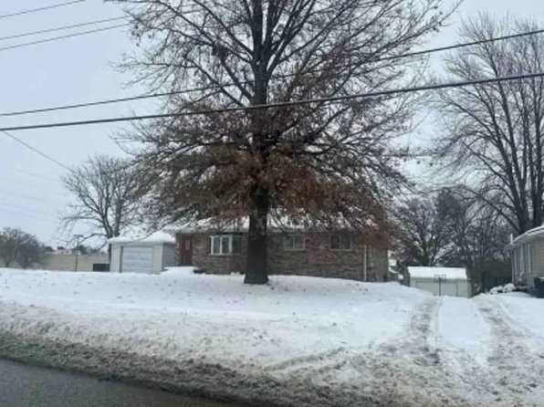 3541 Hammond Ave, Waterloo, IA 50702