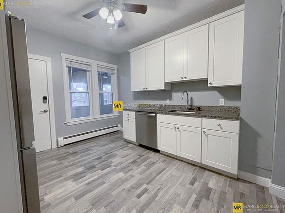 2nd image of 819 E 2nd St Floor 3