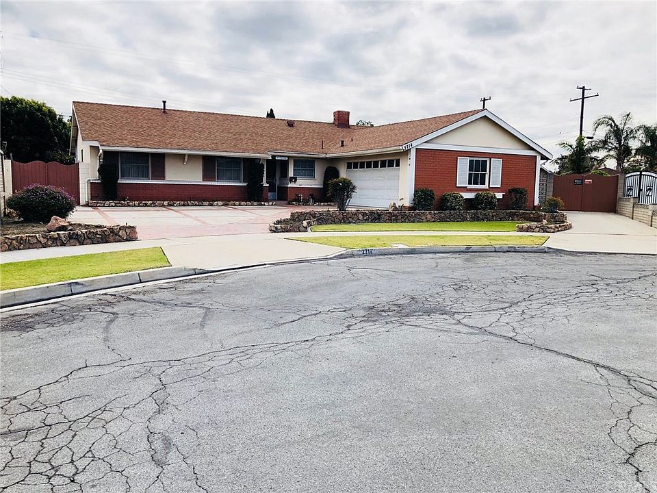 1st image of 2714 E Carnival Ave