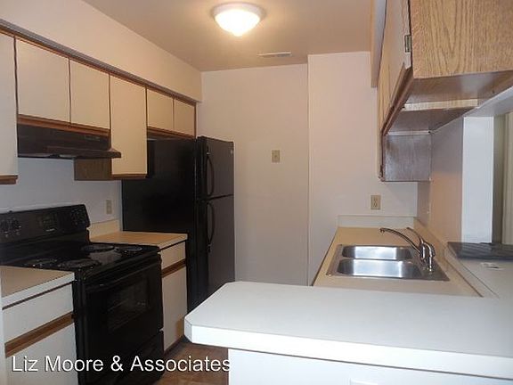 5th image of 540 Pineland Cir
