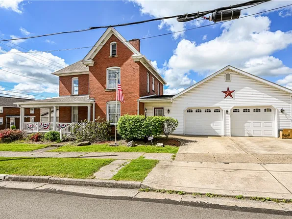 25 N 3rd St, Youngwood, PA 15697