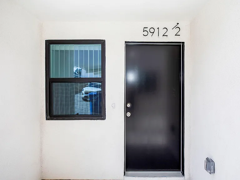 5912.5 Tujunga Ave — Photo 4