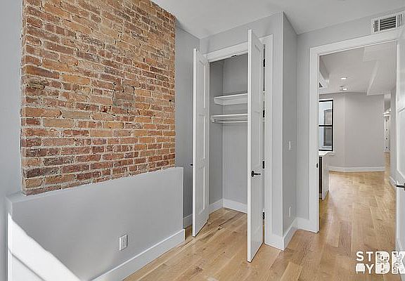 5th image of 679 Halsey St APT 2L