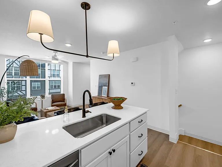 Launch Townhomes — Photo 9