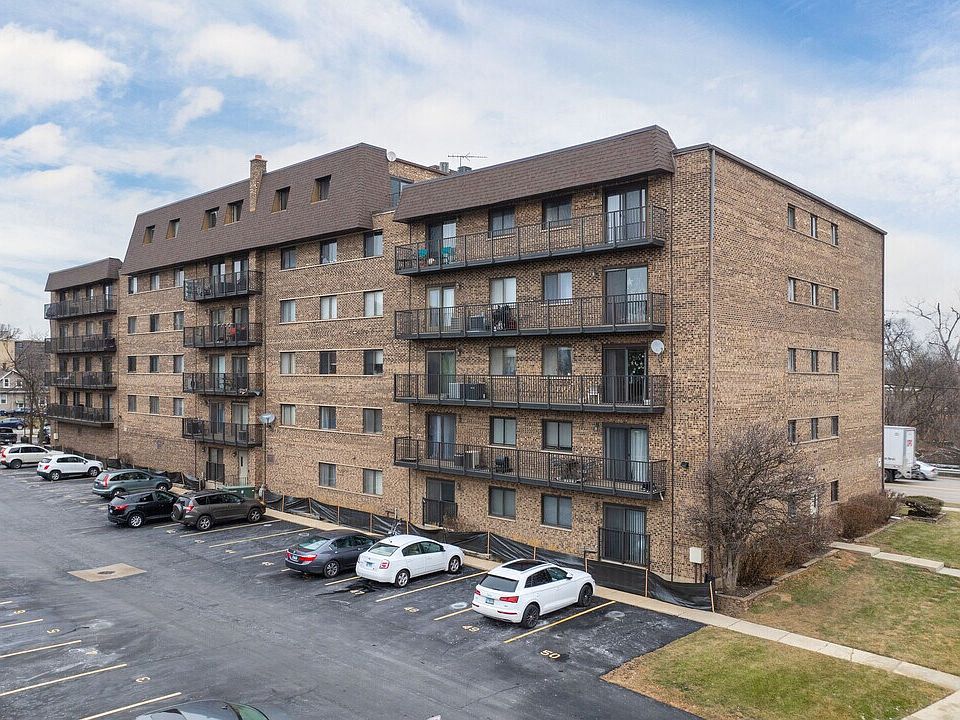 1st image of 960 S Des Plaines River Rd #501