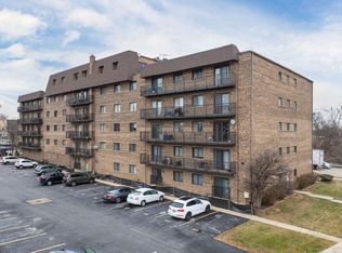 960 S Des Plaines River Rd #501, Des Plaines, IL 60016