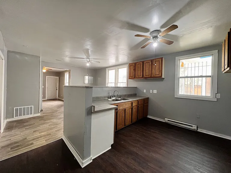 1037 Orchard St — Photo 6