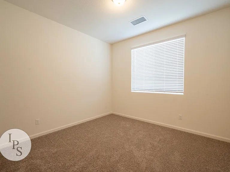 1457 Las Rosas Ave — Photo 14