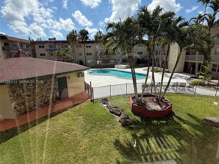 7505 SW 82nd St #206 — Photo 3