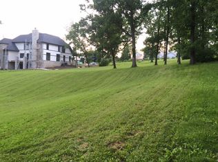 9181 Garfield Ave, Burr Ridge, IL 60527