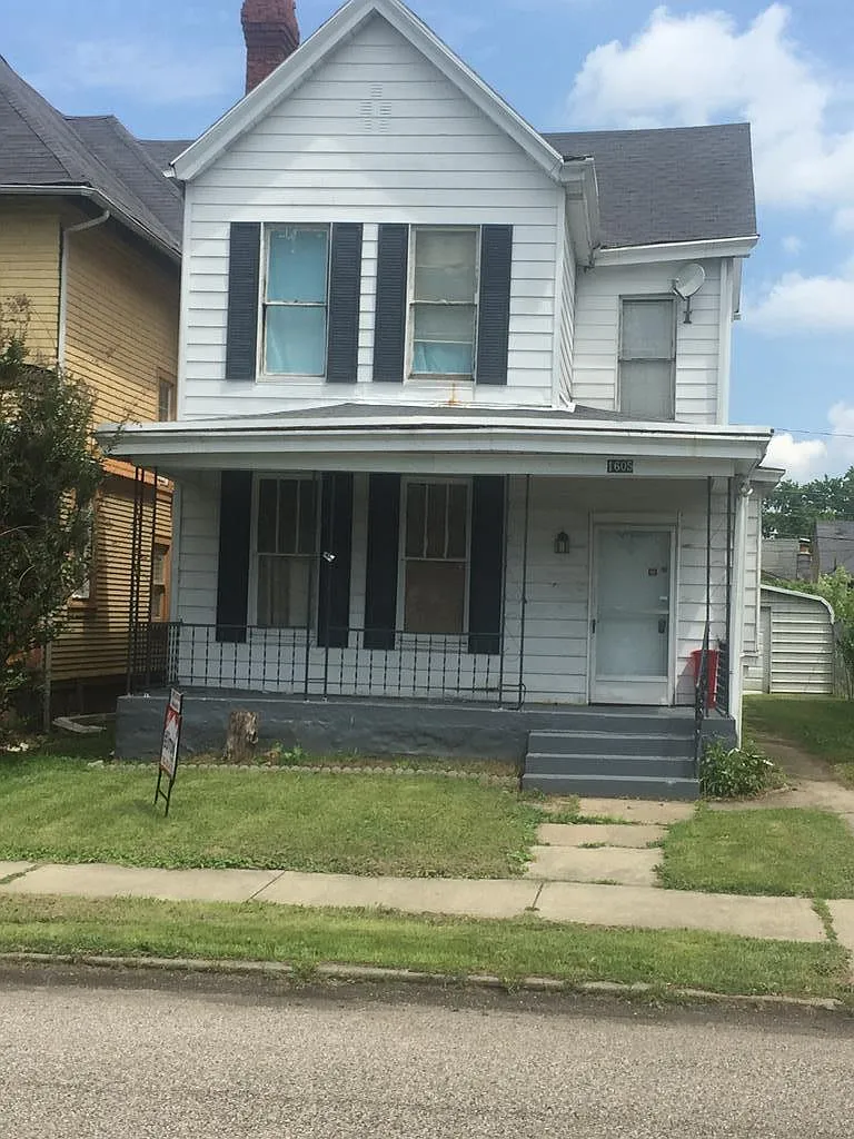 1605 5th St photo 1