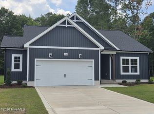 2986 Tucker Hill Dr, Grimesland, NC 27837
