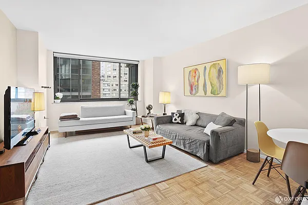 Sold by Oxford Property Group | media 14