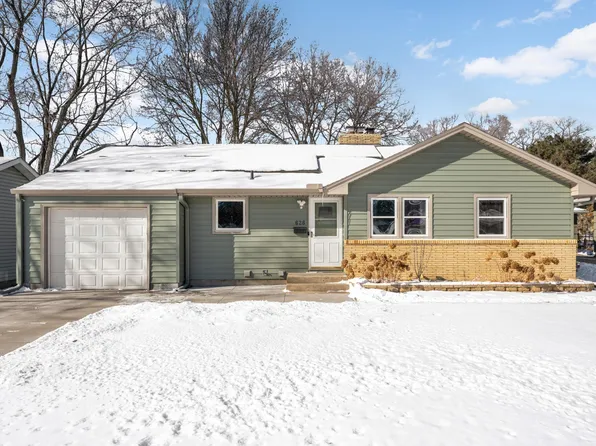 626 Park Valley Dr W, Hopkins, MN 55343