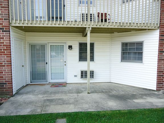 2nd image of 551 Leah Ln APT 1B
