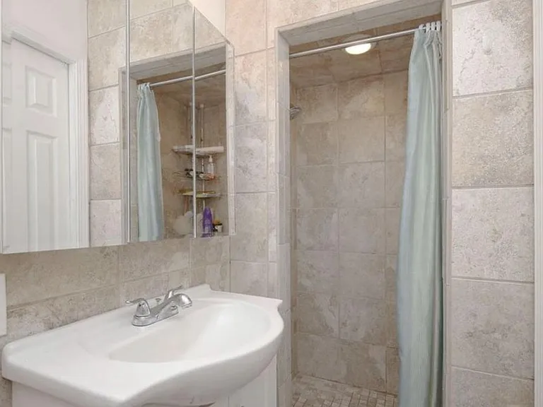 643 Pine Ave NW — Photo 6