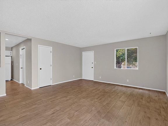 3rd image of 620 Turquoise Ct NE