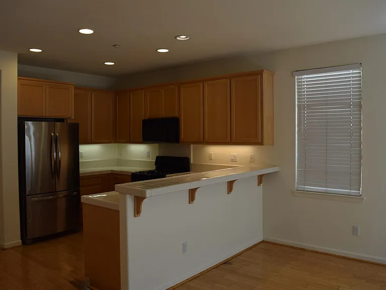 448 Chestnut St — Photo 4