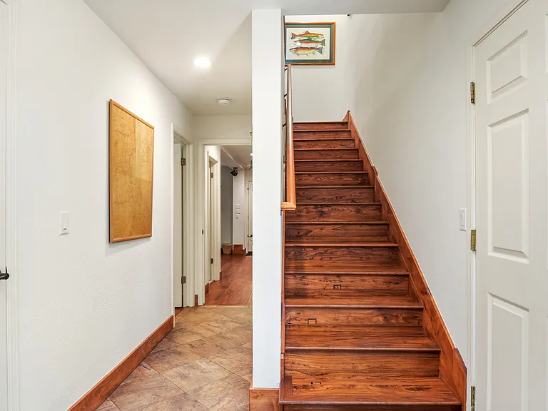 9833 Yacht St — Photo 26