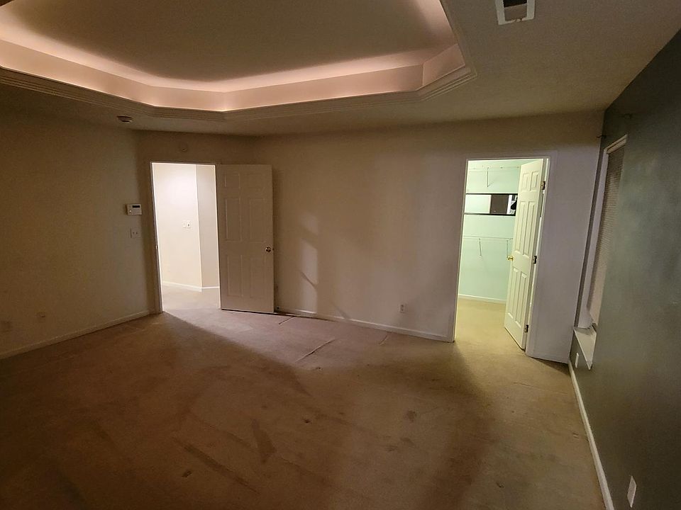 1st image of 2930 Stratford Way