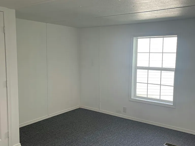 2713 Everett Dr — Photo 16