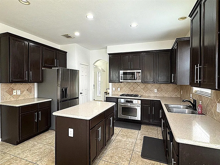 17630 Riata Springs Ln — Photo 7