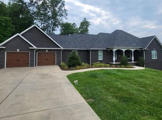 220 Willows Ridge Ct, Johnson City, TN 37601