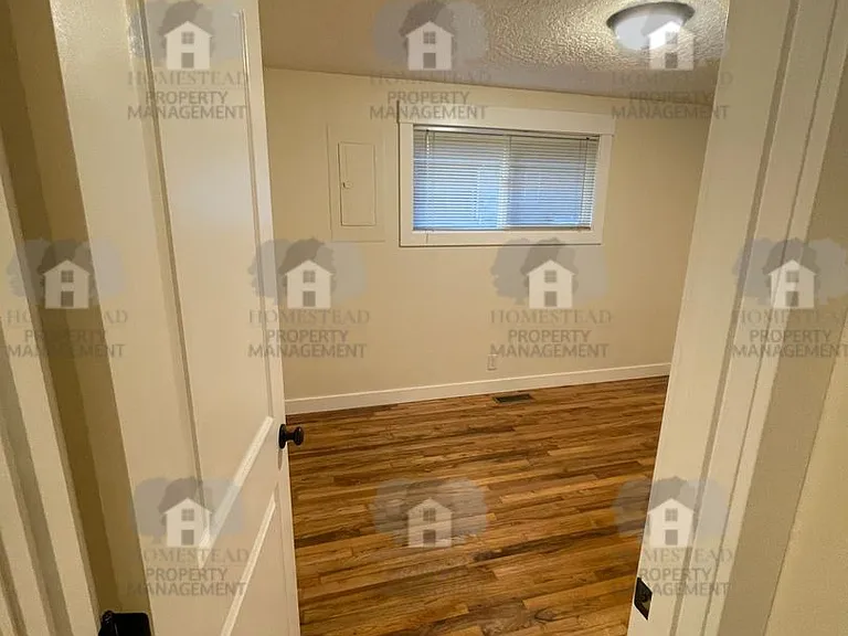 425 S 8th St — Photo 20
