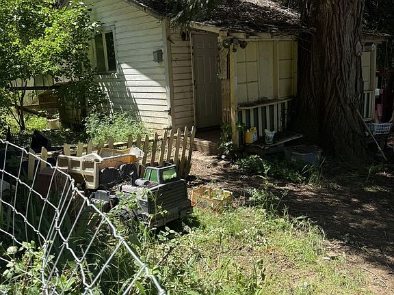 5th image of 301 Humphrey Addition Rd