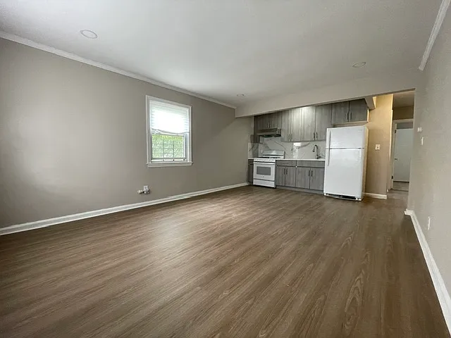 124-01 Hillside Avenue — Photo 2