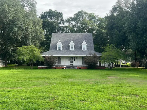 200 Betsy Ross Dr, Youngsville, LA 70592