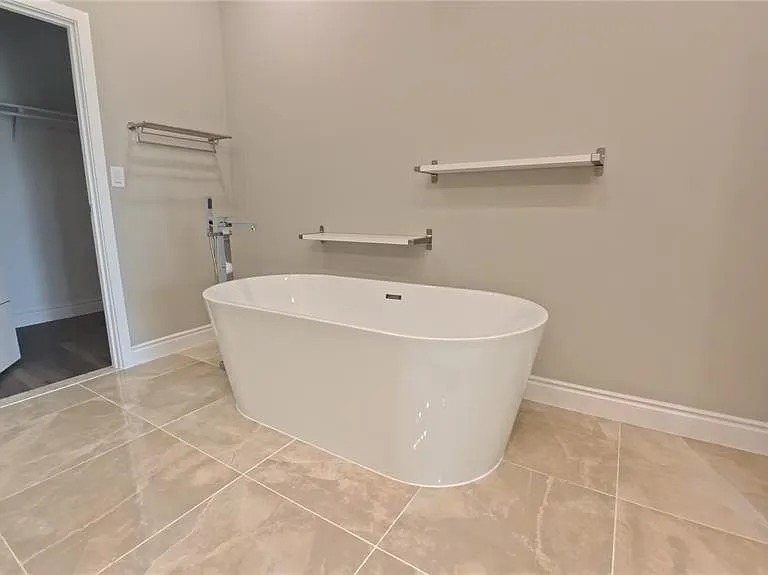 1835 Brentwood Ct — Photo 32