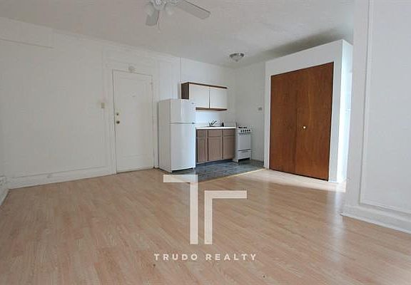 2nd image of 4739 N Beacon St #4735401