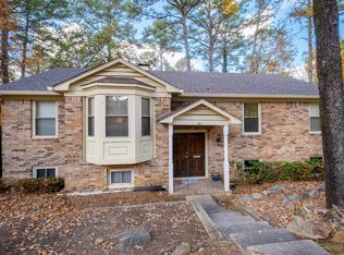 10 Racquet Ct, Little Rock, AR 72227