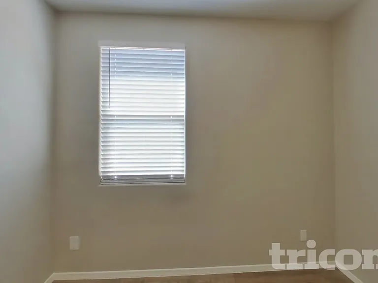 17307 W Monroe St — Photo 13