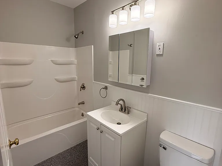 447 Ash St #3 — Photo 3