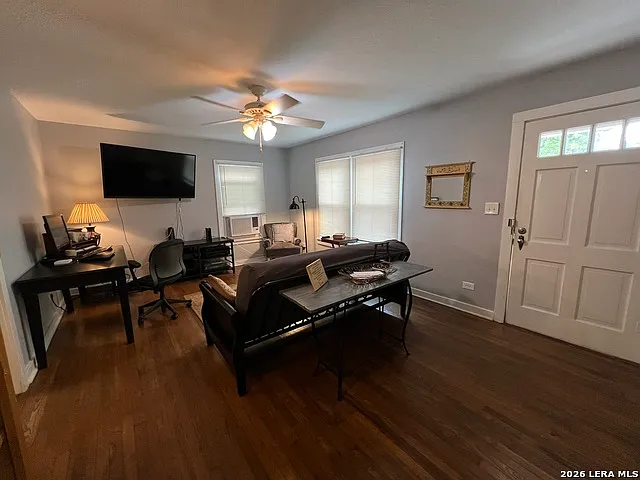 859 Oasis St — Photo 4