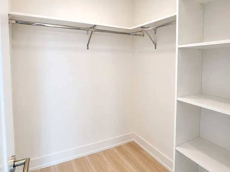 25 Cordova Ave #1401 — Photo 11