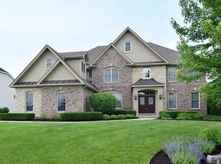 39W560 Walt Whitman Rd, St Charles, IL 60175