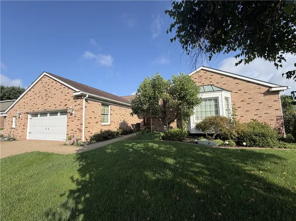 110 Chapel View Dr, Greensburg, PA 15601