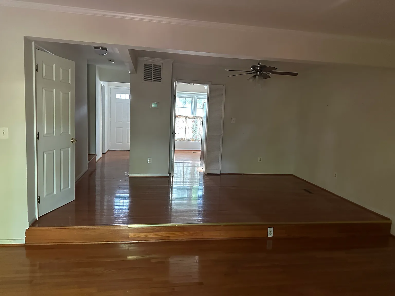 3 bed, 3.5 bath, 1845 sqft, $2,700 — Photo 3