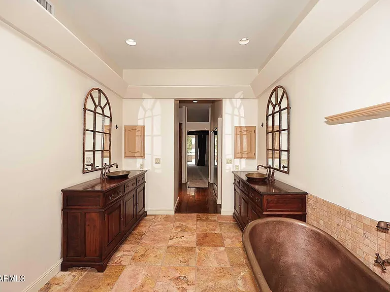 8100 E Camelback Rd #39 — Photo 30